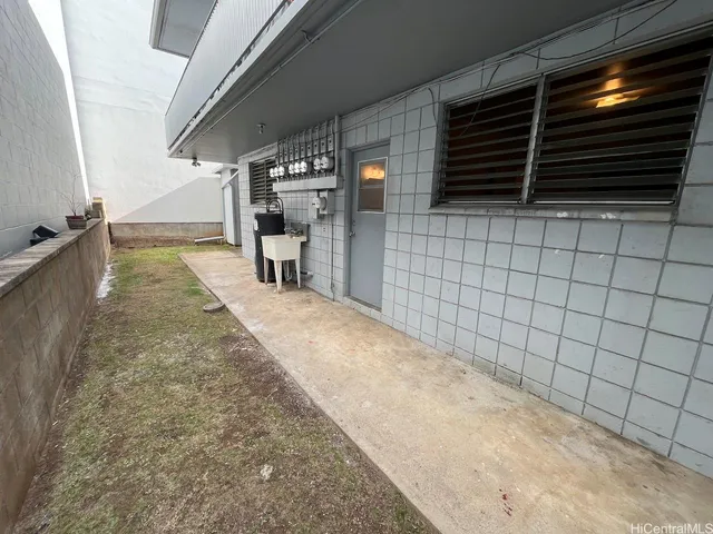 $1,800 | 1920 Young Street, Unit 6, Honolulu, HI 96826