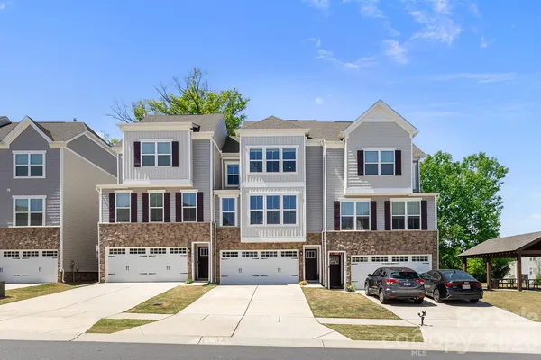 $455,000 | 9866 Oaklawn Boulevard Northwest, Huntersville, NC 28078
