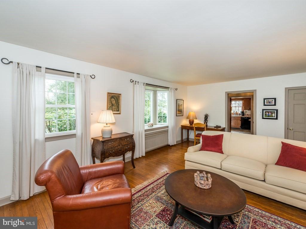 1648 Ridgeview Avenue Lancaster, PA 17603 - Photo 7 of 30 Gallery Image 7