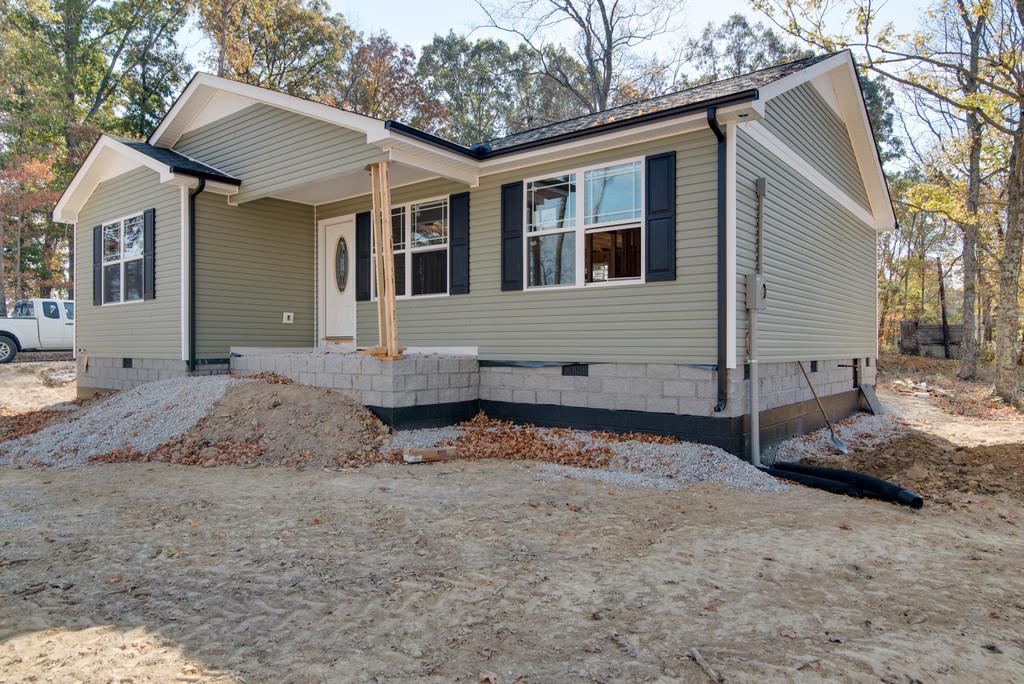 826 Hooper Road Charlotte, TN 37036 - Photo 3 of 20 Gallery Image 3