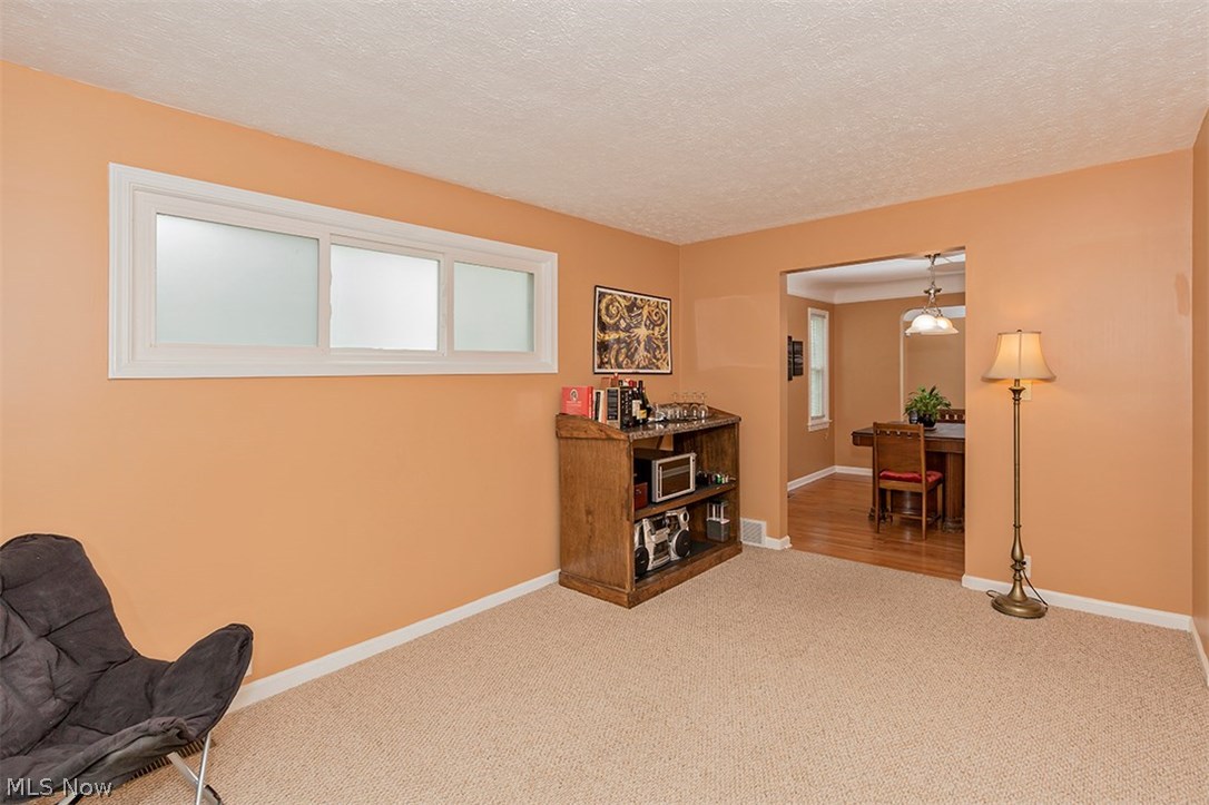 1160 Haselton Road Cleveland, OH 44121 - Photo 16 of 33