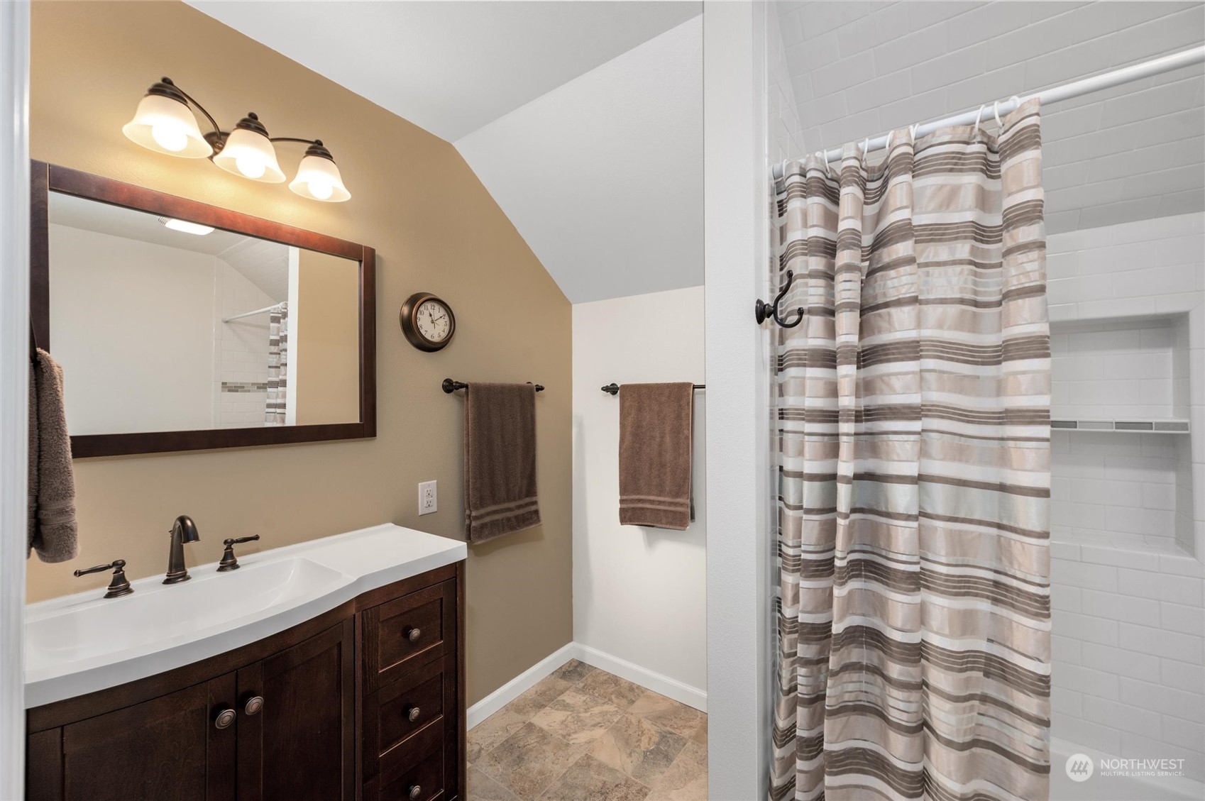 21727 Swan Road Mount Vernon, WA 98273 - Photo 18 of 40 Gallery Image 18