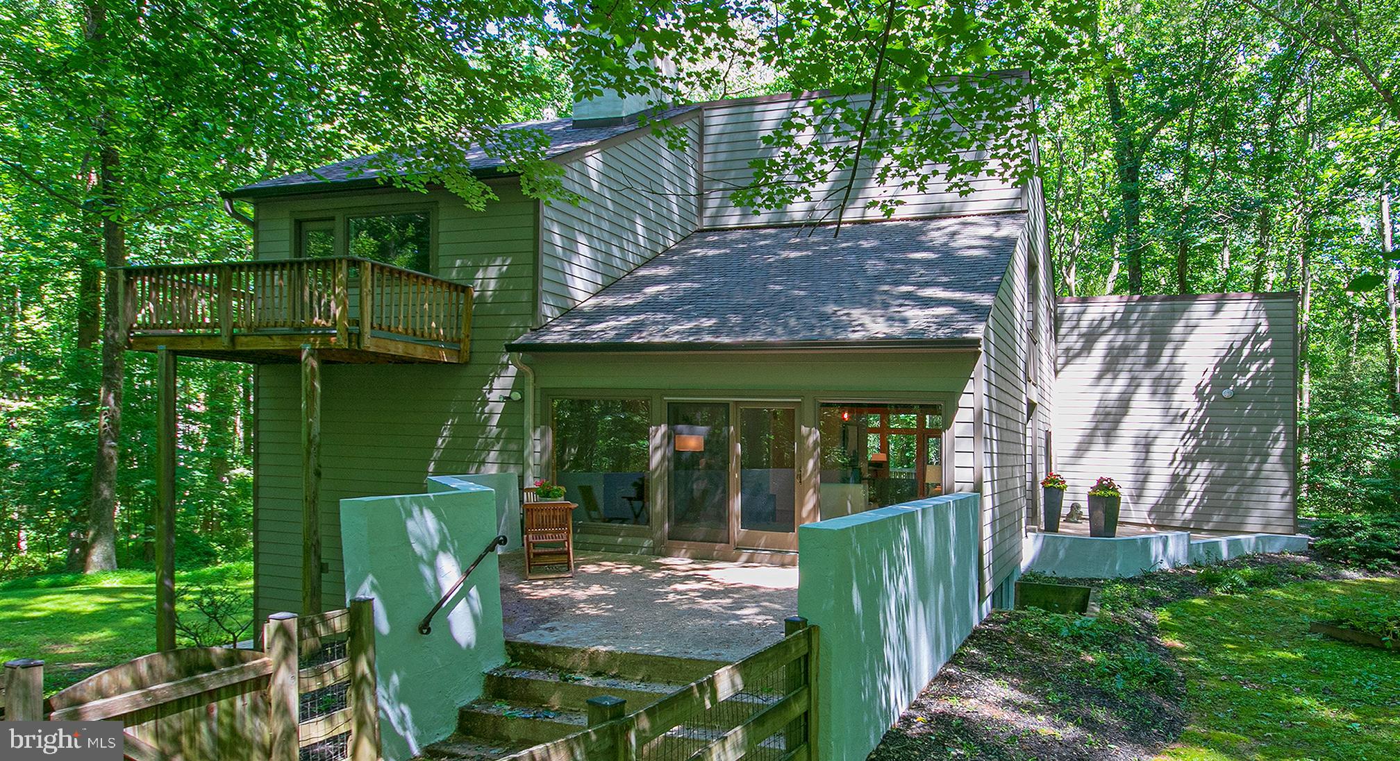 634 Springvale Road Great Falls, VA 22066 - Photo 2 of 37 Walled patio