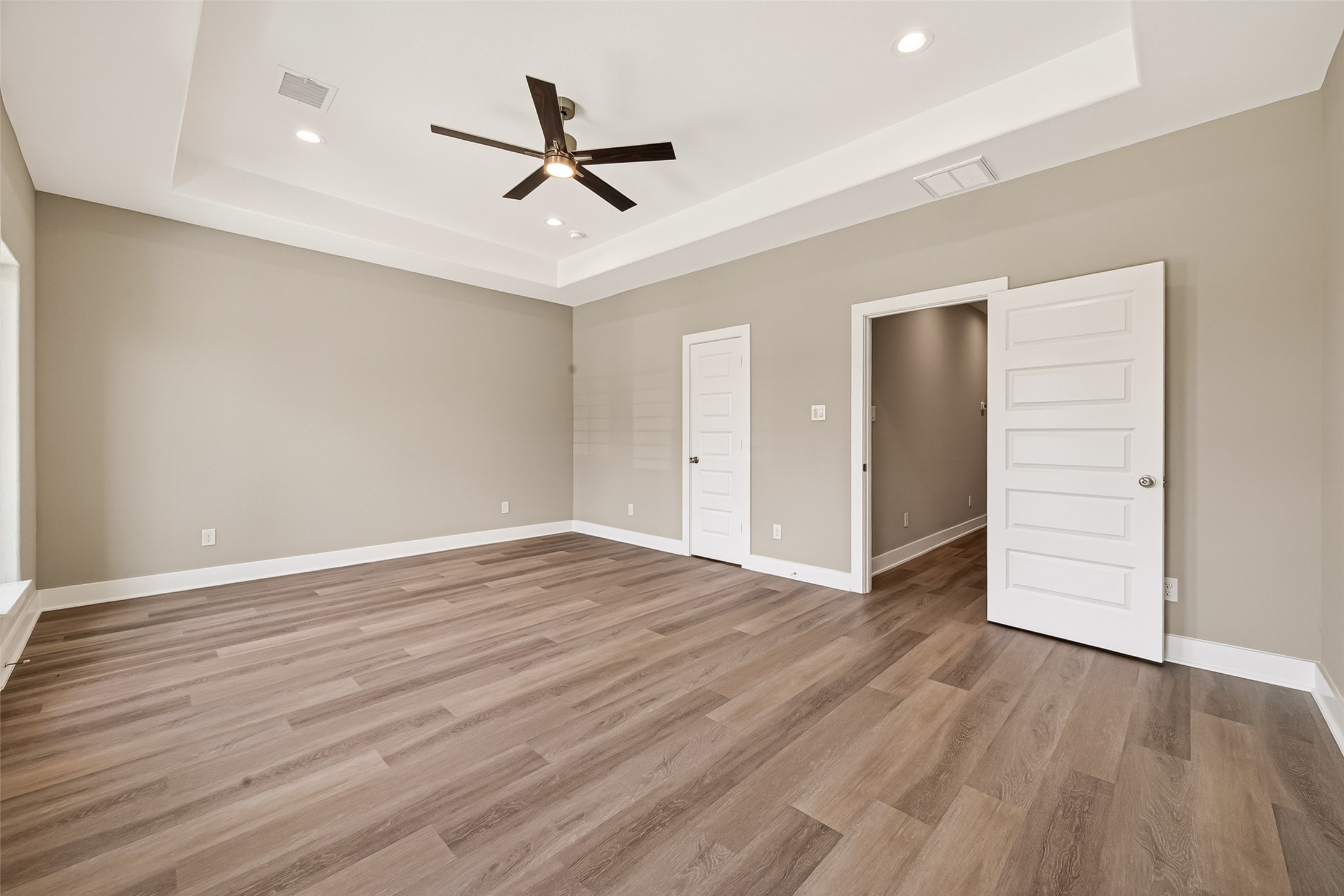 3514 Runnels Street, Unit B Houston, TX 77003 - Photo 16 of 39 Another view of the primary bedroom. The door on left leads into the large bathroom and closet.