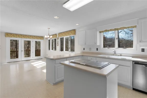 $389,000 | 202 Snead Lane, Westminster, SC 29693