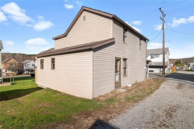 $125,000 | 100 2nd Street, Avonmore, PA 15618