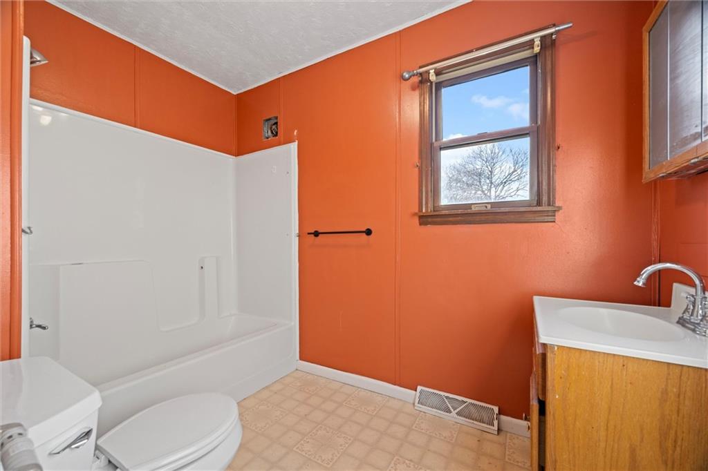 100 2nd Street Avonmore, PA 15618 - Photo 8 of 28