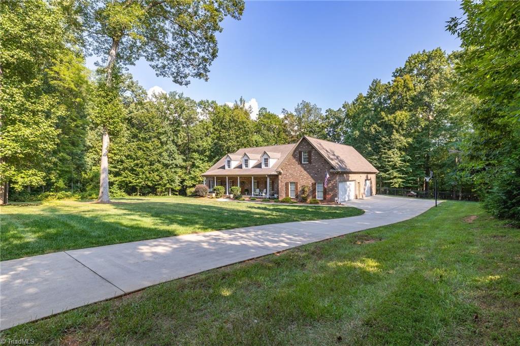 7998 Witty Road Summerfield, NC 27358 - Photo 4 of 50 Gallery Image 4
