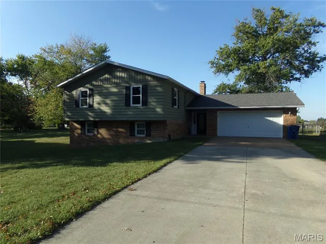 $290,000 | 119 Fox Run, Sparta, IL 62286
