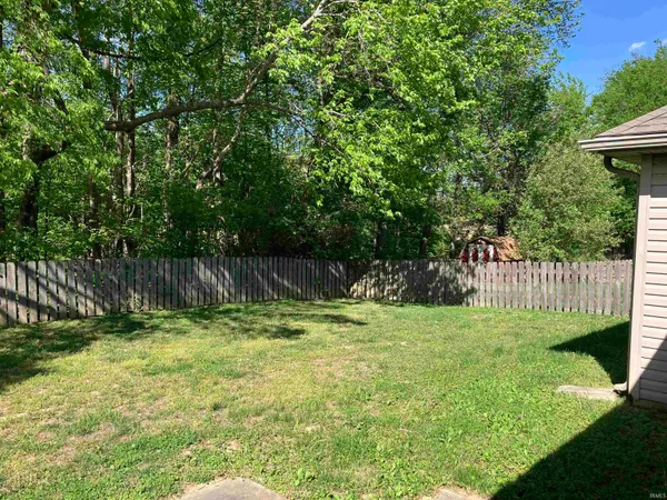 $1,700 | 8120 Cedar Point Drive, Newburgh, IN 47630