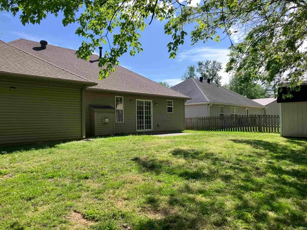 $1,700 | 8120 Cedar Point Drive, Newburgh, IN 47630