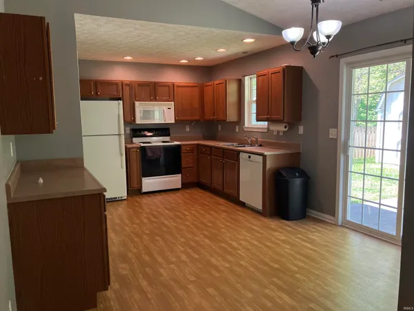 $1,700 | 8120 Cedar Point Drive, Newburgh, IN 47630