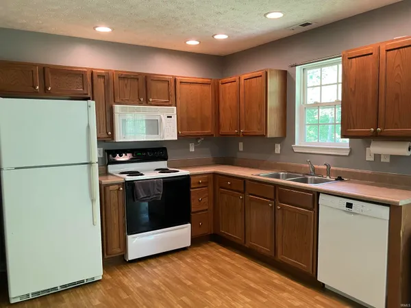 $1,700 | 8120 Cedar Point Drive, Newburgh, IN 47630