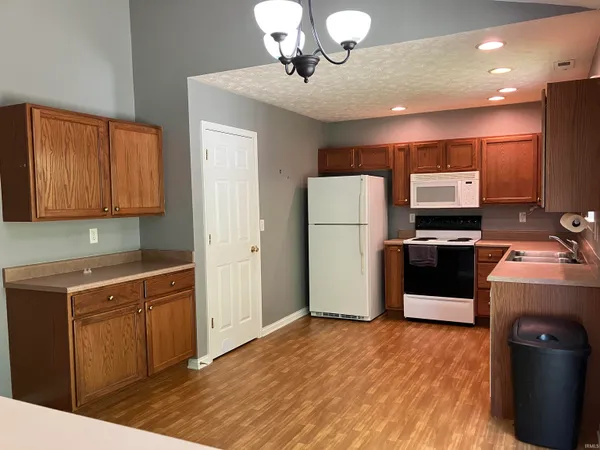 $1,700 | 8120 Cedar Point Drive, Newburgh, IN 47630