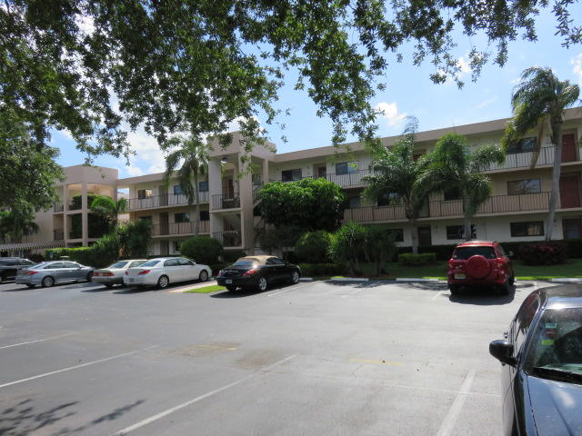 15075 Witney Road, Unit 214 Delray Beach, FL 33484 - Photo 3 of 18 Building