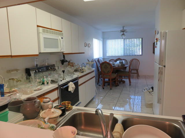 15075 Witney Road, Unit 214 Delray Beach, FL 33484 - Photo 6 of 18 Kitchen