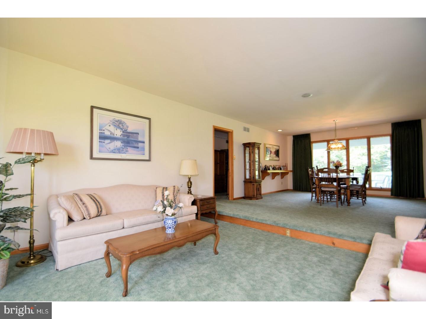 751 Store Road Harleysville, PA 19438 - Photo 8 of 25 Living Room