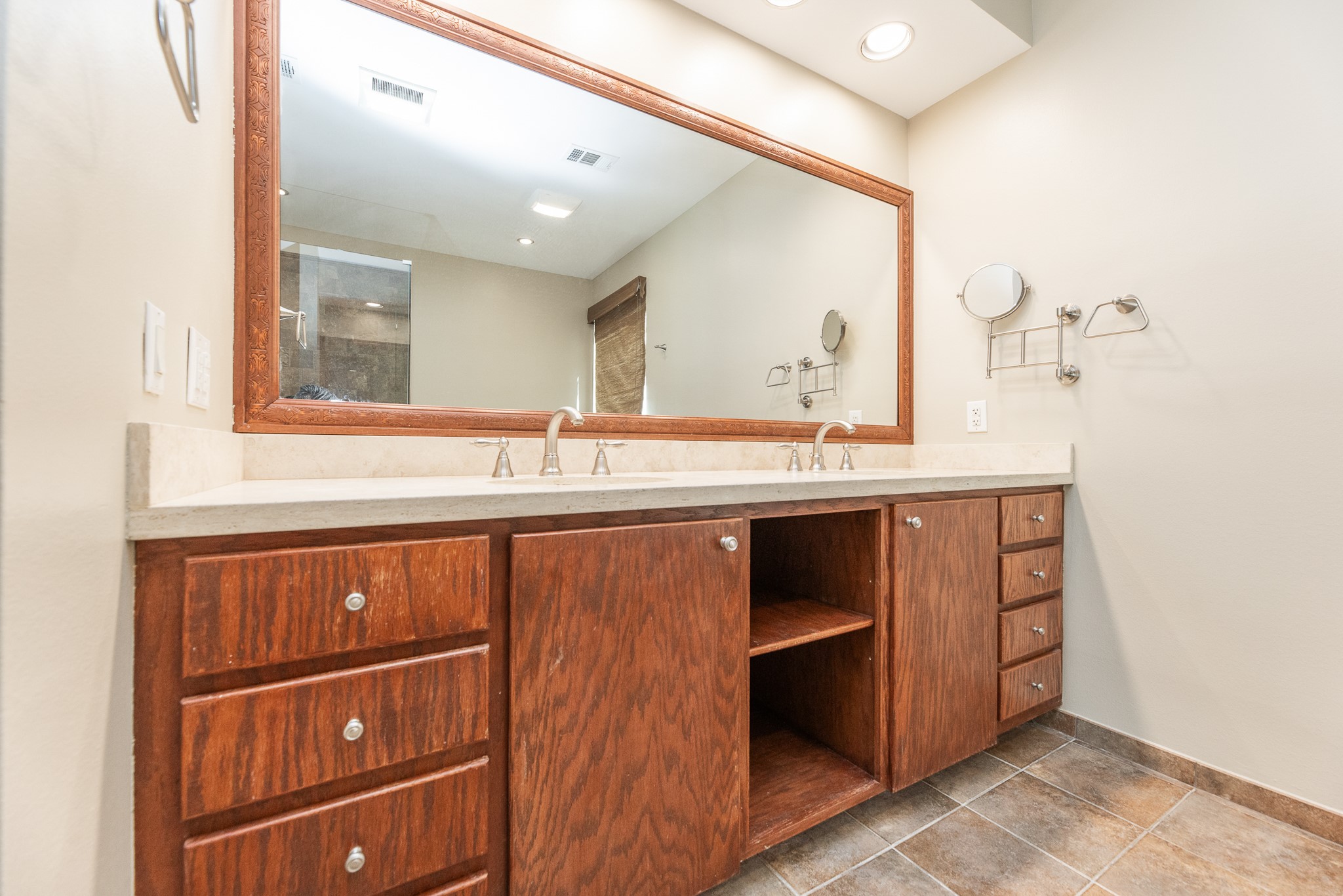 251 Gessner Road Houston, TX 77024 - Photo 30 of 43
