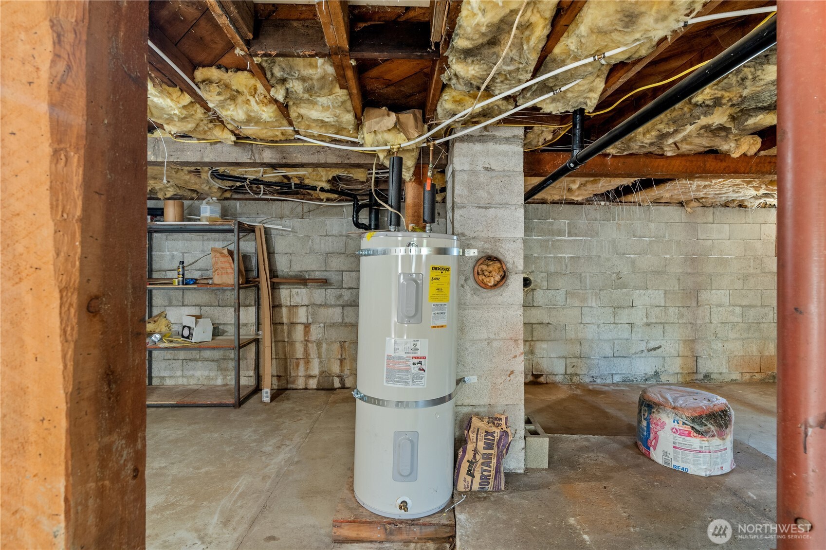 2736 Riverview Drive Aberdeen, WA 98520 - Photo 24 of 40 a view of store room with washer and dryer
