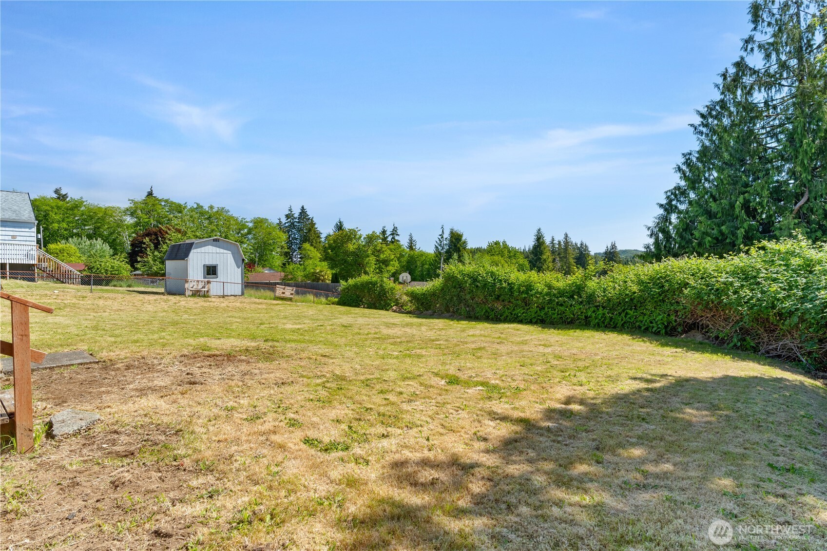 2736 Riverview Drive Aberdeen, WA 98520 - Photo 28 of 40 a view of a big yard with an trees