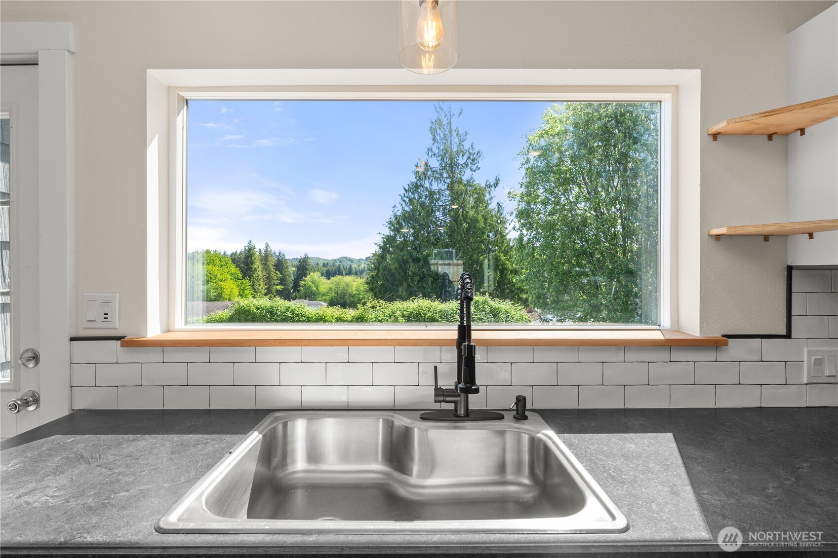 2736 Riverview Drive Aberdeen, WA 98520 - Photo 10 of 40