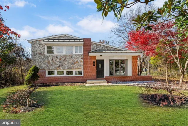 $389,999 | 908 Scotts Hill Drive, Baltimore, MD 21208