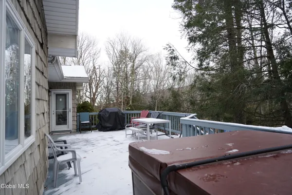 $749,900 | 73 Fern Ridge Road, Hunter, NY 12436