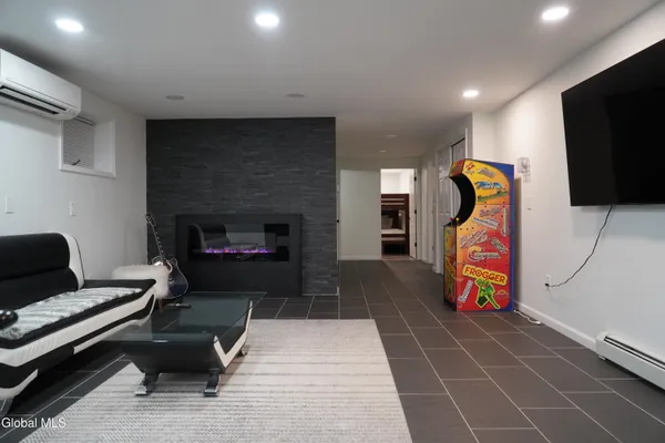 $749,900 | 73 Fern Ridge Road, Hunter, NY 12436