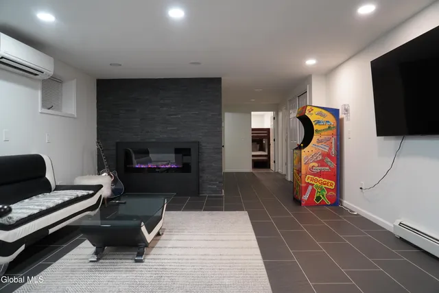 $749,900 | 73 Fern Ridge Road, Hunter, NY 12436