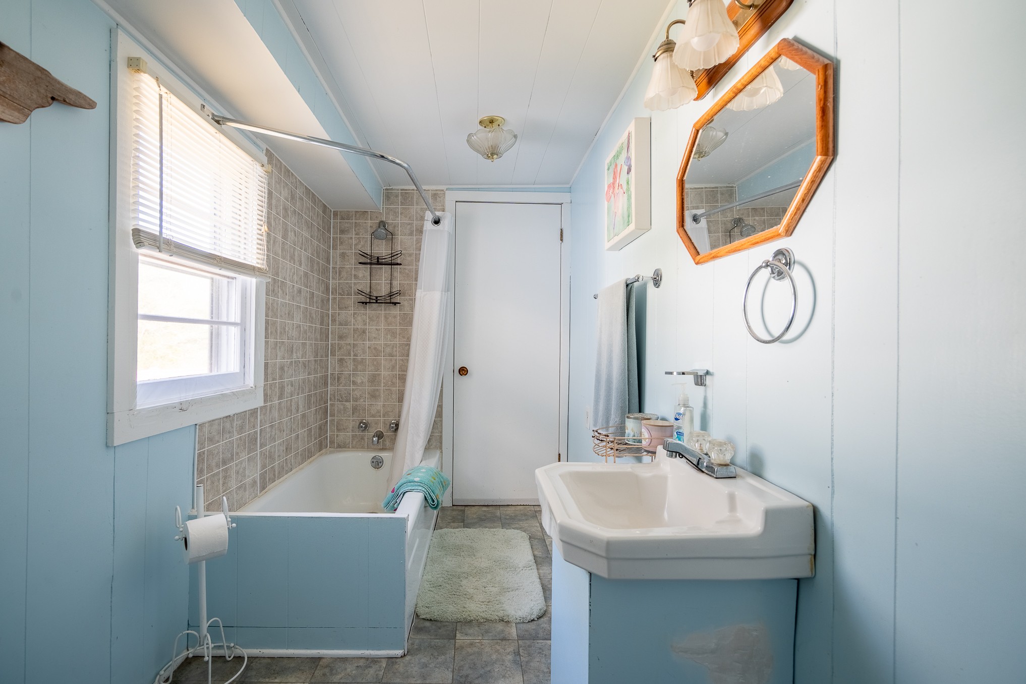 116 Ashland Road Waynesboro, TN 38485 - Photo 24 of 59 a bathroom with a sink and a mirror