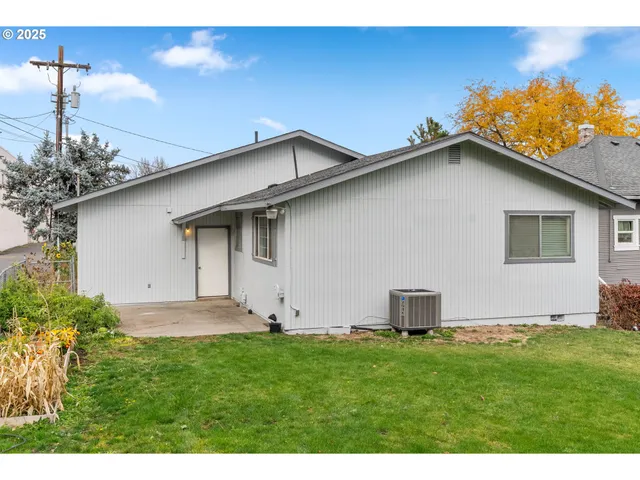 $365,000 | 906 Garrison Street, The Dalles, OR 97058