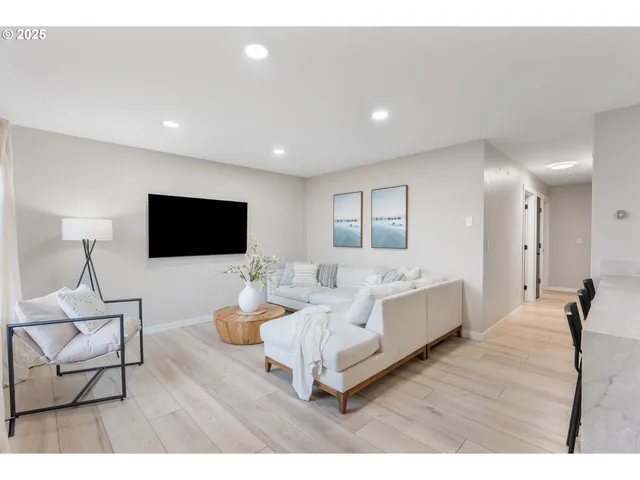 $365,000 | 906 Garrison Street, The Dalles, OR 97058