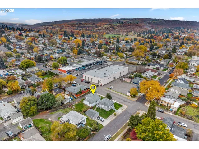 $365,000 | 906 Garrison Street, The Dalles, OR 97058