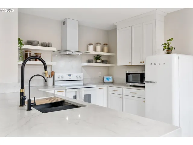 $365,000 | 906 Garrison Street, The Dalles, OR 97058