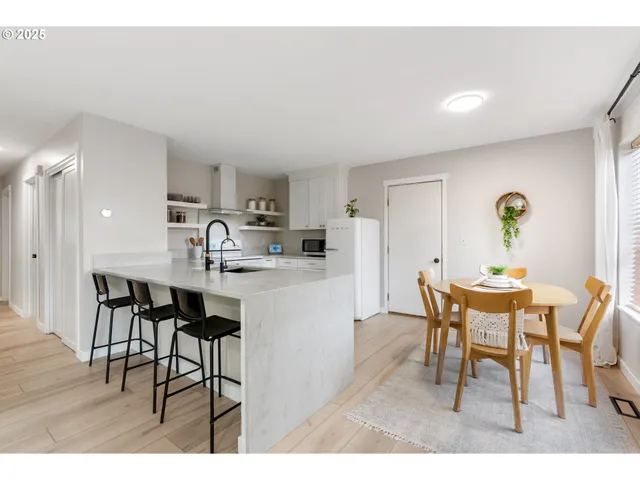 $365,000 | 906 Garrison Street, The Dalles, OR 97058