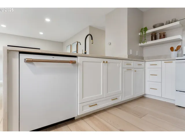 $365,000 | 906 Garrison Street, The Dalles, OR 97058