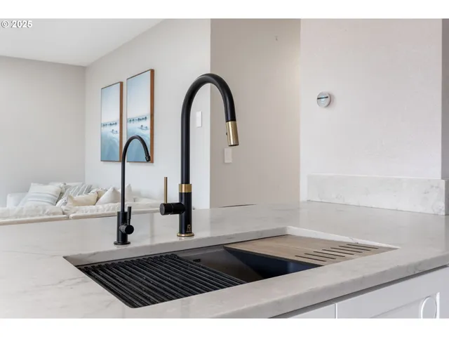 $365,000 | 906 Garrison Street, The Dalles, OR 97058