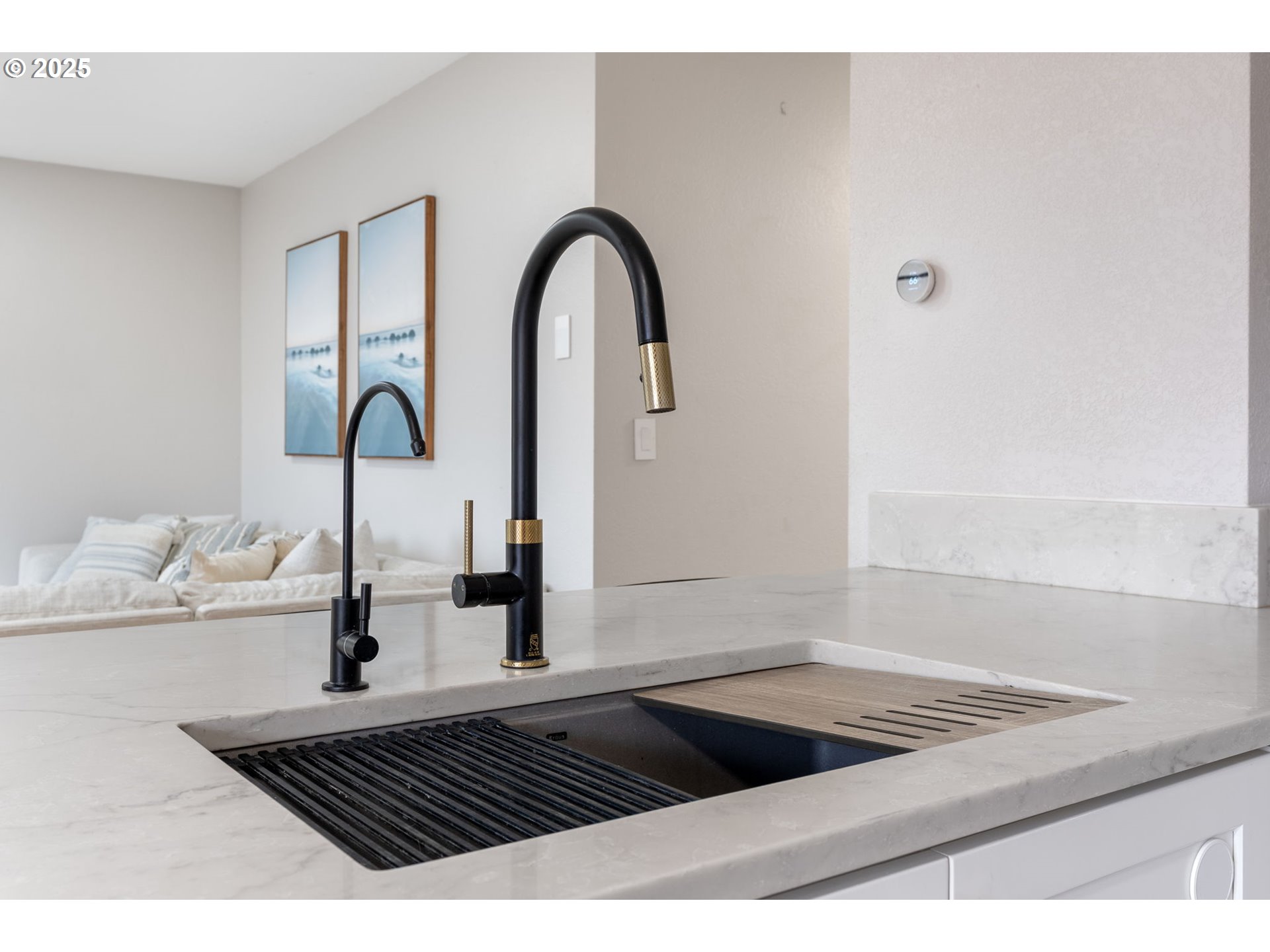 906 Garrison Street The Dalles, OR 97058 - Photo 8 of 25 a kitchen with a sink and a stove top oven