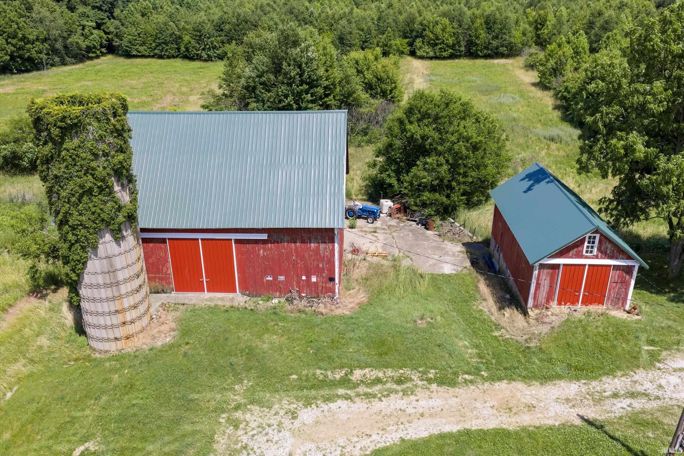 65582 Juniper Road Lakeville, IN 46536 - Photo 5 of 32