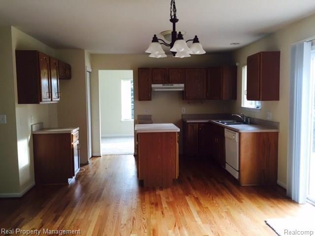 501 Utah Road Rochester Hills, MI 48307 - Photo 8 of 28