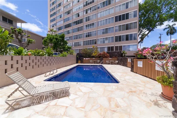 $1,500 | 1550 Wilder Avenue, Unit A211, Honolulu, HI 96822