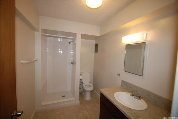 $1,500 | 1550 Wilder Avenue, Unit A211, Honolulu, HI 96822