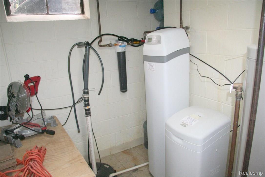 4887 Freer Street Rochester, MI 48306 - Photo 33 of 36 34 Water Softener.JPG