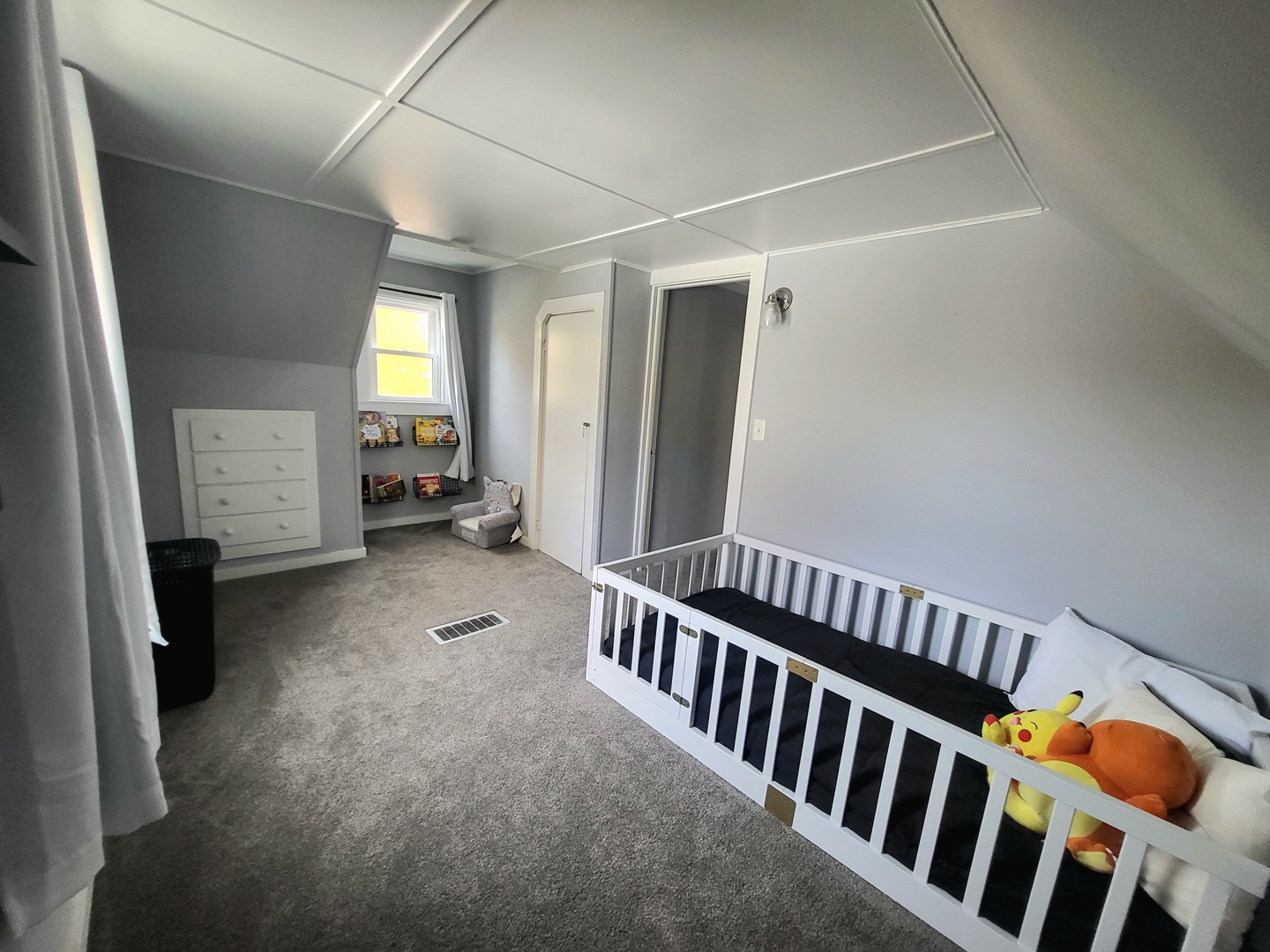 623 South Yates Avenue Kankakee, IL 60901 - Photo 13 of 17 a view of an empty room with a window