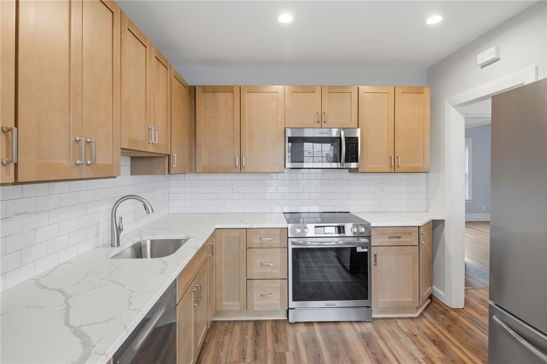 67 Fred Street Pawtucket, RI 02860 - Photo 5 of 24