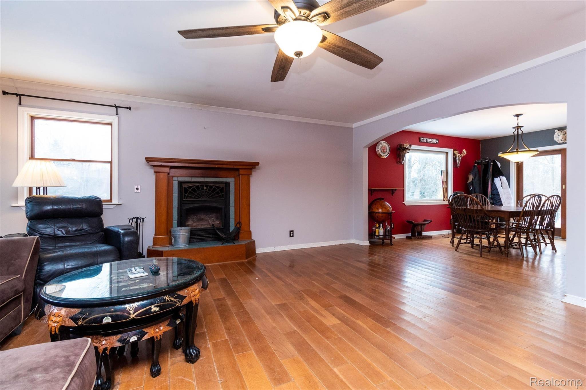 10695 Roberts Road Stockbridge, MI 49285 - Photo 11 of 60 interior (4).jpg