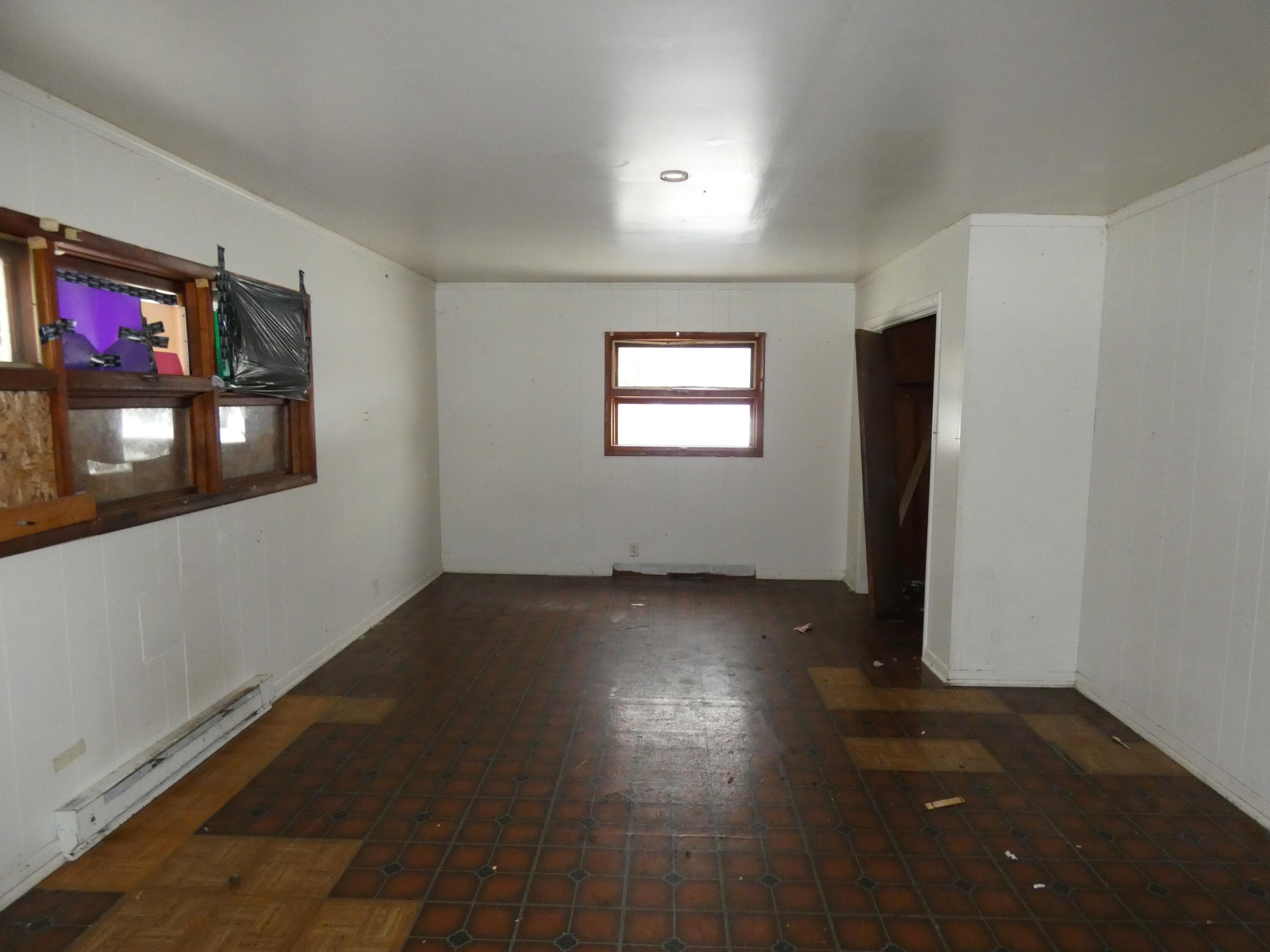 660 Pearl Street Benton Harbor, MI 49022 - Photo 15 of 22 P1040938