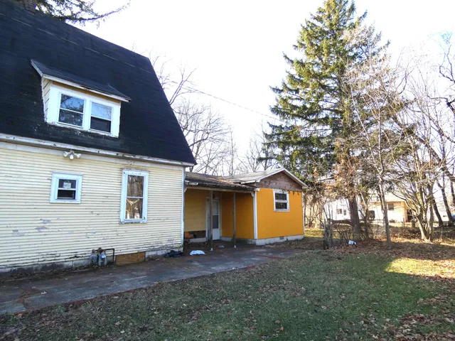 $39,900 | 660 Pearl Street, Benton Harbor, MI 49022