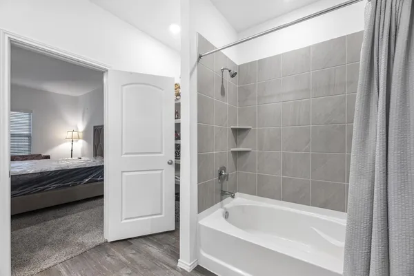 $2,300 | 23815 Desert Brush Ct Spring, Spring, TX 77373