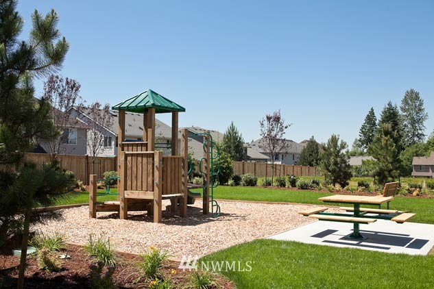 5617 Northeast 5th Circle Renton, WA 98059 - Photo 11 of 14